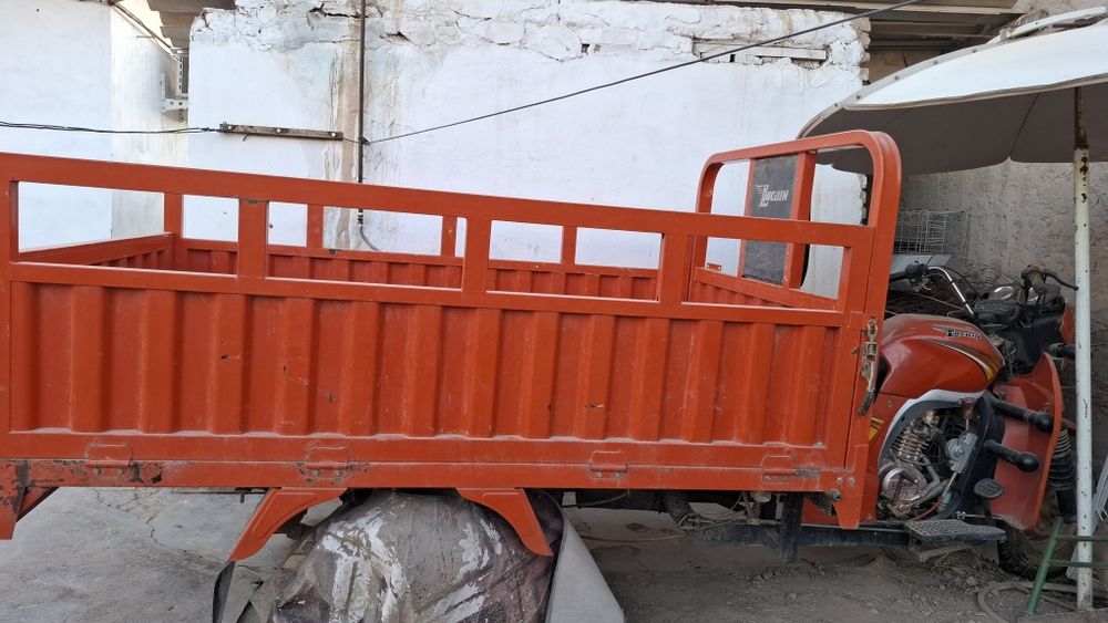 Мототсикл Mototsikl Yuk tashuvchi mototsikl
