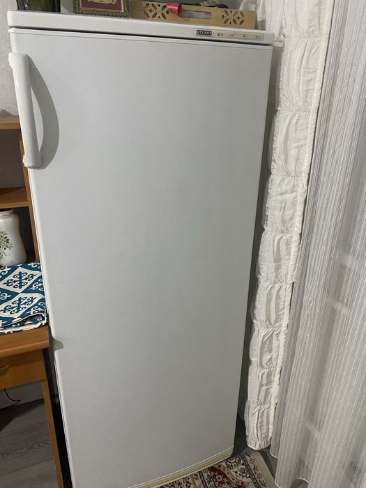 Продам Холодильник и Мозозильная камера