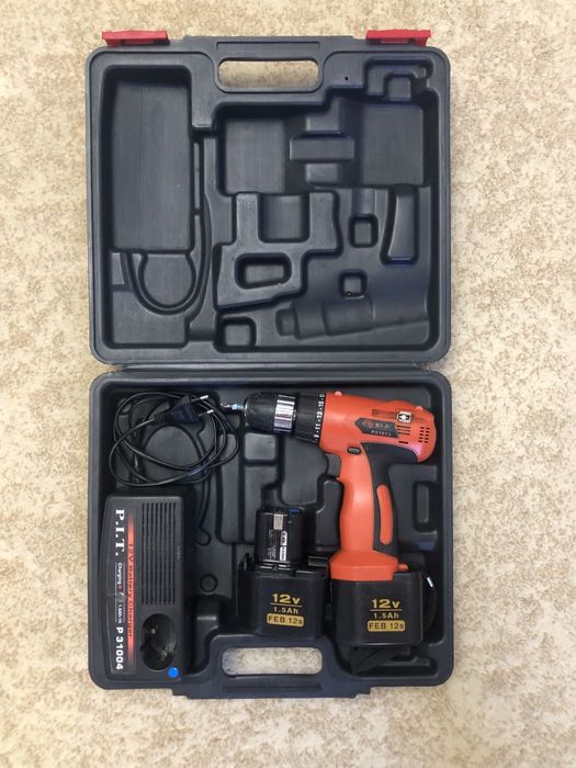 Шуруповерт в отличном состоянии