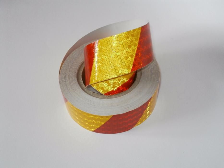 Светлоотразителна самозалепваща лента / сигнална