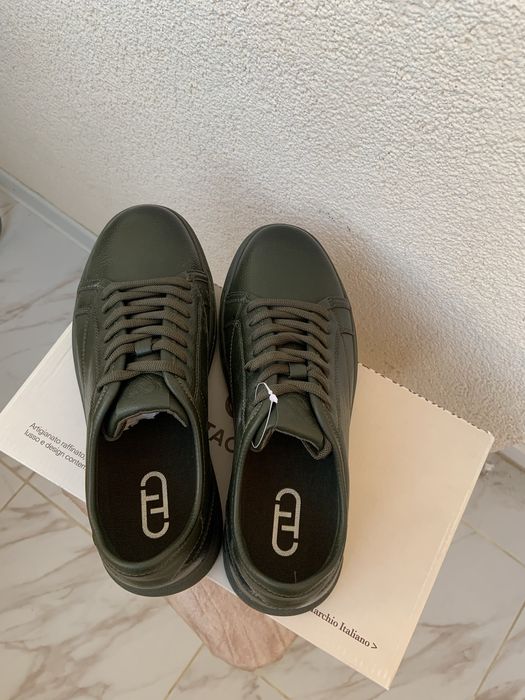 новая обувь цвет хаки