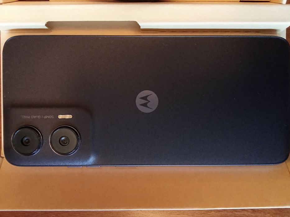 Чисто нов MOTOROLA G35 . Никога не е поставяна карта,разпечатан за сни