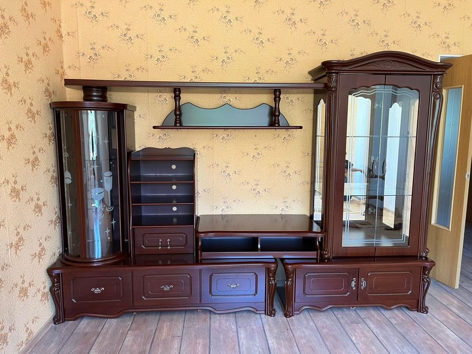 Стенка-горка для гостиной