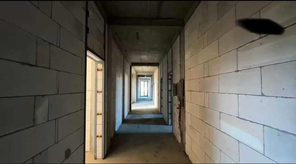 Продаётся Здание 2450м2 + терраса 450м2 в центре города Дархан  (N102)