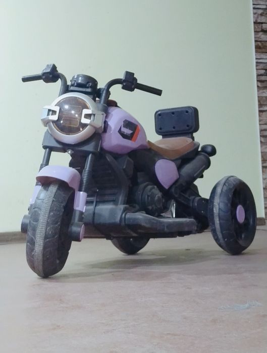 Moshina sotiladi narxi 800. ming soʻm boʻlgan uchun