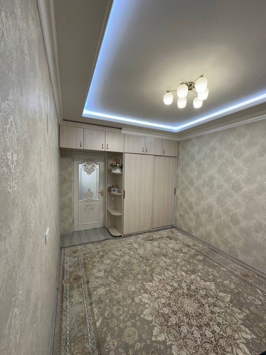 Продается 3х ком квартира в новостройке, ор-р: массив Кушбеги, 77м²