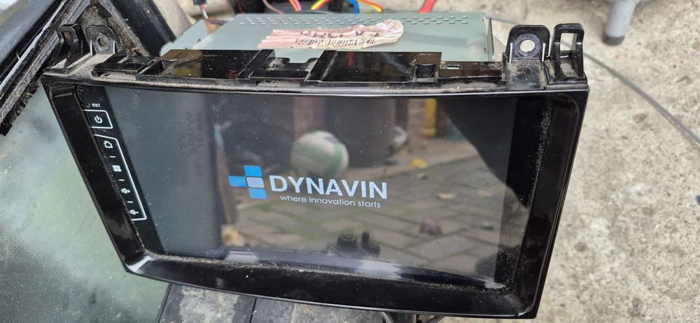 Navigatie DYNAVIN originala.