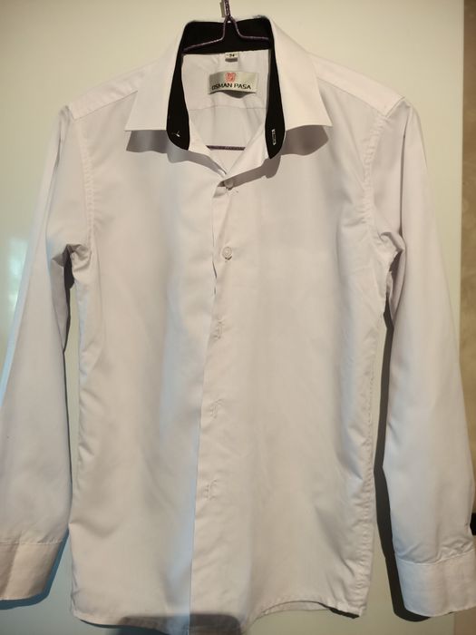 Рубашки школьные б/у на мальчика (8,9,10 лет)