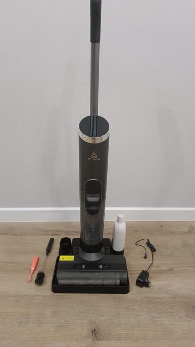 Вертикальный пылесос сухой и влажной уборки