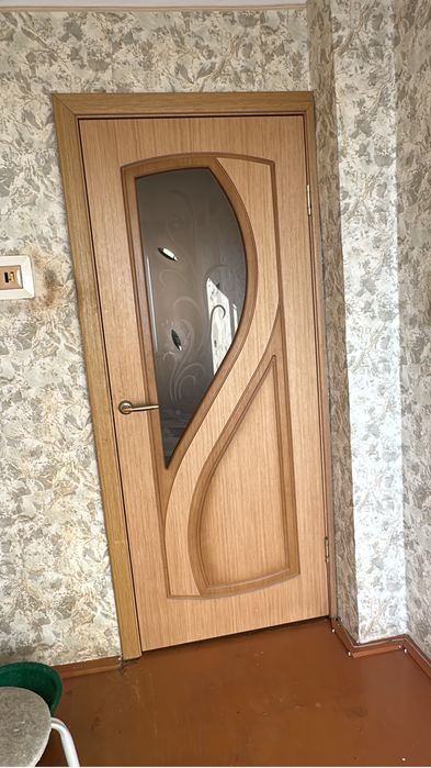 Продам двери б/у