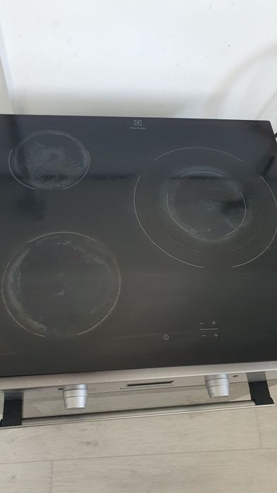 Электроплита с духовкой