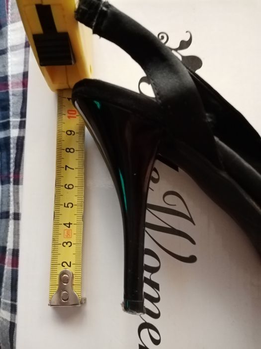 Sandale negre mărimea 38