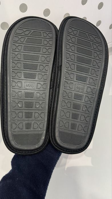 Домашние тапочки мужские есть все размеры. От 40-46 размеры в наличии