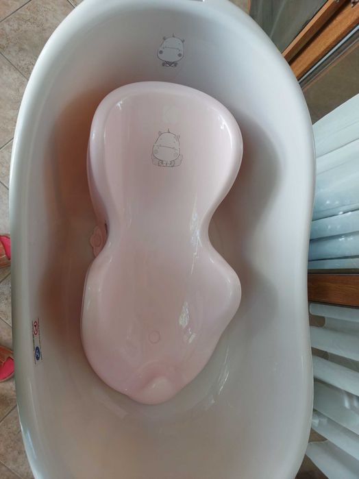 Бебешка ваничка с тапа със стойка