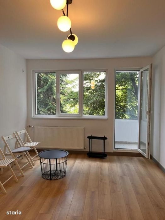 Apartament cu doua camere semidecomandat, piata Domenii