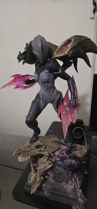 League of legends kai sa оригинална статуя. (фигура)
