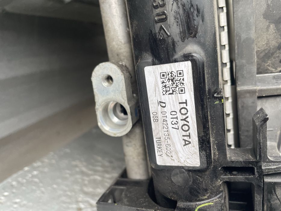 Радиатор/ перка Тойота Ц-ХР (radiator/ perka Toyota C-HR)