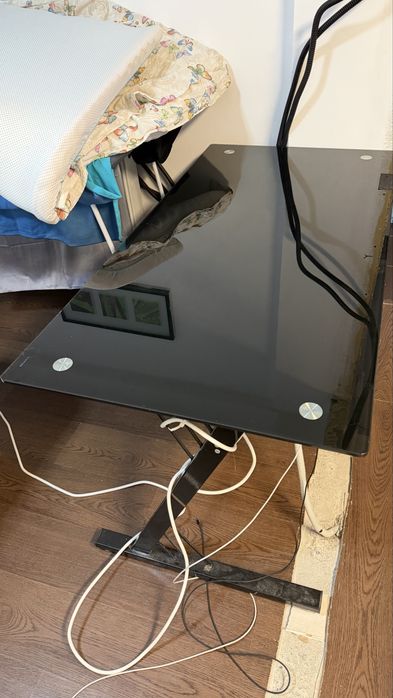 Birou sticla securizata. Negru.