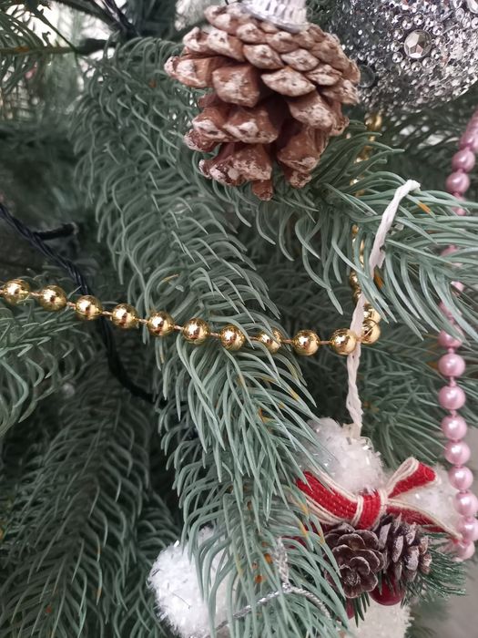 Продам ёлку без новогодних игрушек