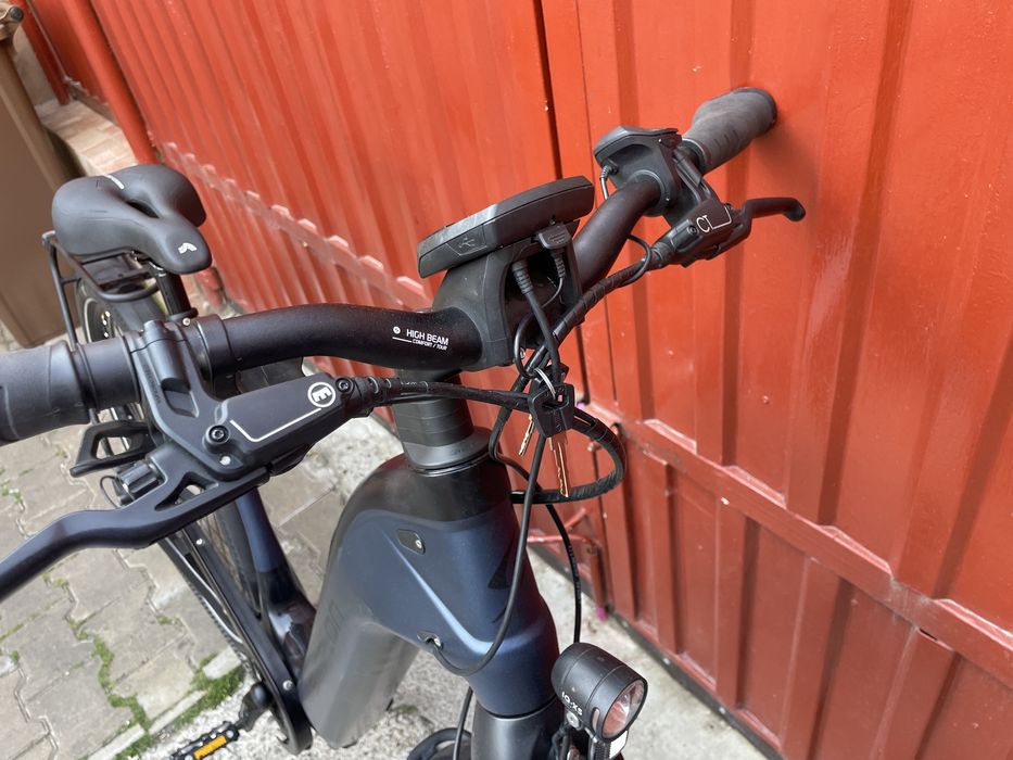 Bicicleta electrica(ebike)Trekking city Carbon BoschCx4
