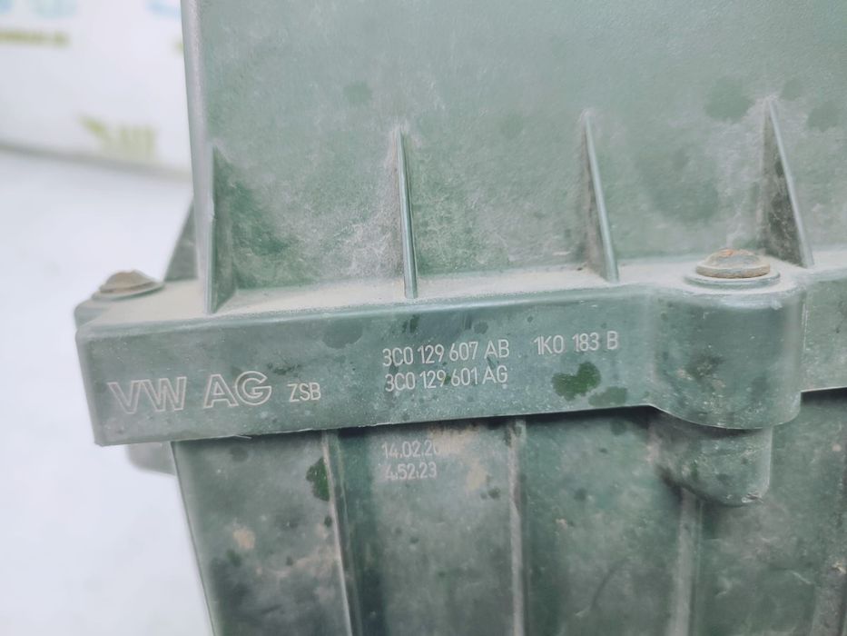 Carcasa filtru aer 3c0129607ab 2.0 tdi BKD Seat Toledo 3 - 5P