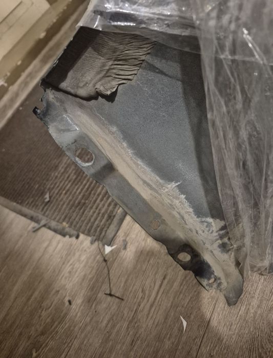 Продам крыло w 210 мерседес