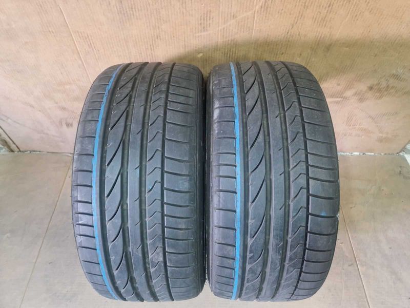2 Bridgestone R19 235/35
летни гуми 
DOT2118