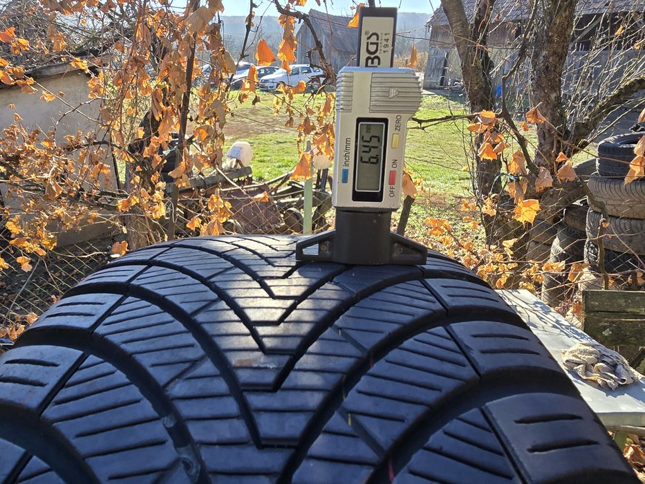 235 55 R 17 jante cu cauciucuri de 4 SEASON DOT 2022 ~ 5 x 108 ET 55.2