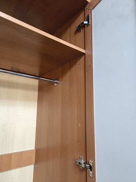 Продам шкаф распашной