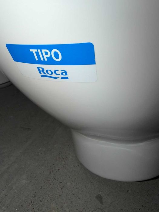Тоалетна чиния  с капак