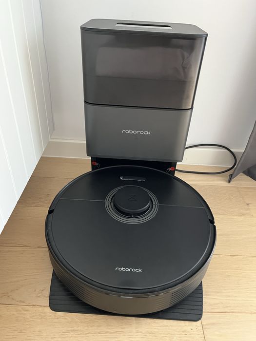 Roborock Q7 Max Plus – Robot aspirator cu stație de auto-golire – Stare foarte bună