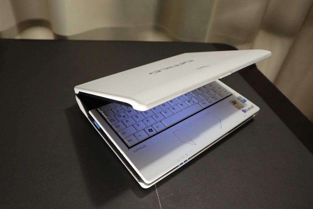 Laptop Retro Gaming Fujitsu Siemens Amilo Mini 3520