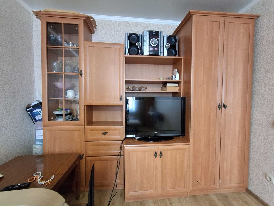 Продаю Б/У стенку в гостиную