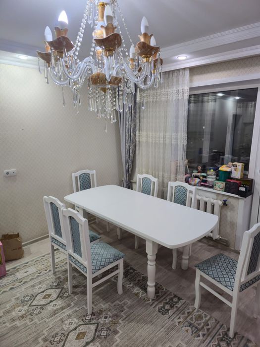 Продам стол и 6 стульев