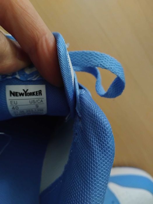 Маратонки от New Yorker