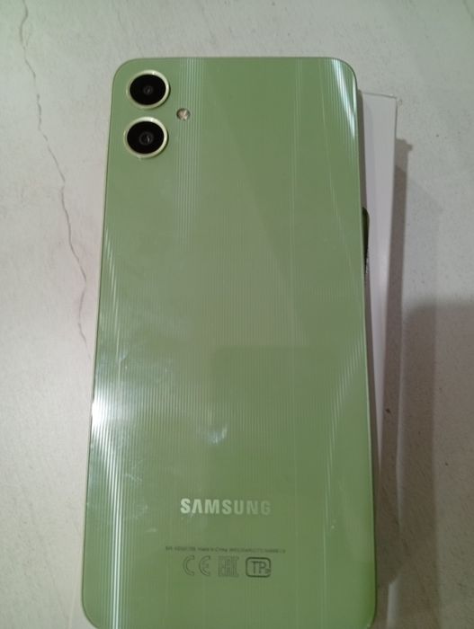 Продам Самсунг А05