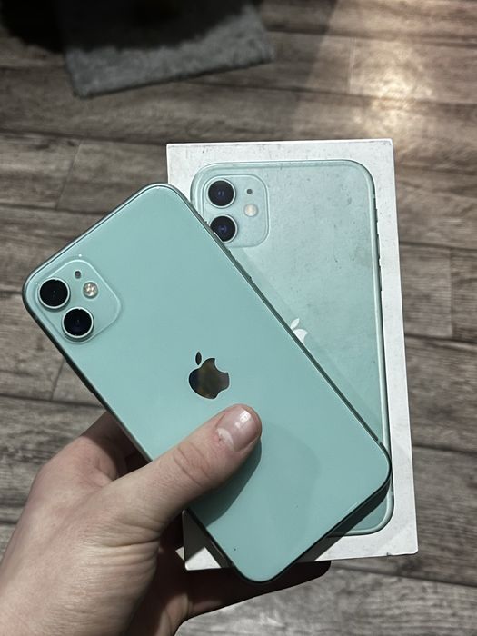 Продам Айфон 11