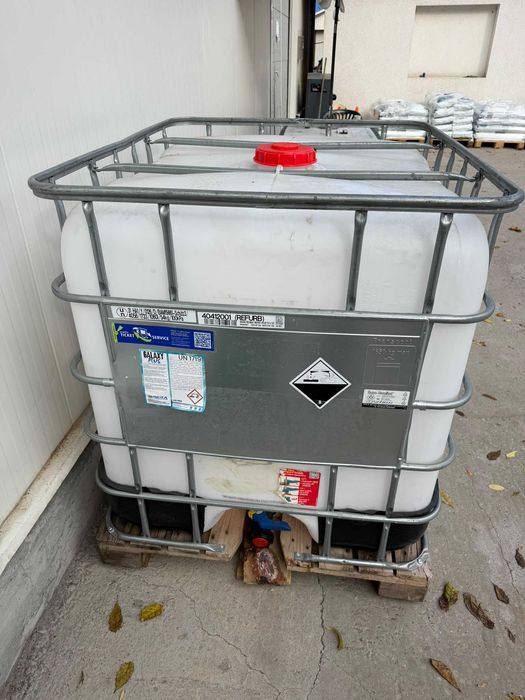 Bazin IBC din plastic 1000 Litri cu grilaj si palet metalic