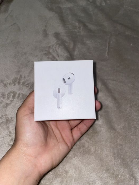 Airpods    4 noi