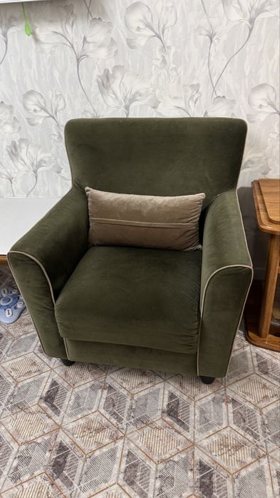 Диван раскладной + 2 кресла продается