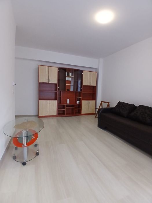 Garsoniera de inchiriat zona coresi la maurer imobiliare tractoru