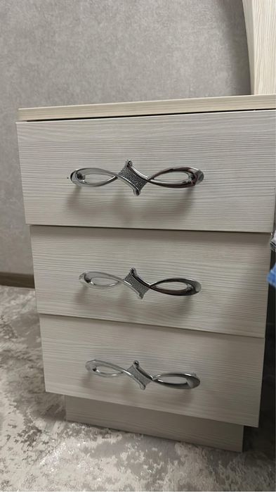 Продам стол ЛДСП