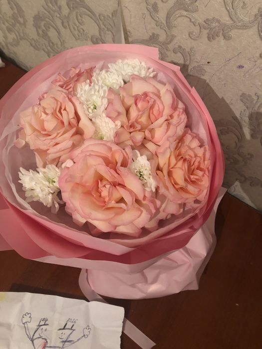 Бугын келген гулдер солып калмаган