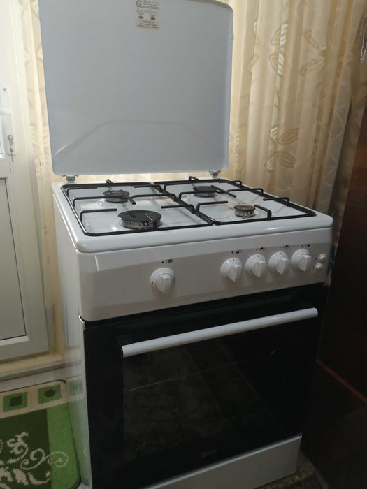 Aragaz LDK 4 arzatoare gaz , in stare buna de functionare , sub garantie pana in 2028