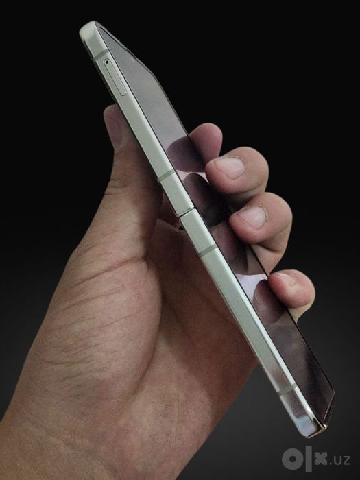 Samsung  z flip 5 8ga/ 256gb