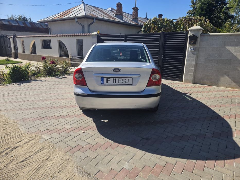 Ford focus 2007.berlina 16 benz.156000km