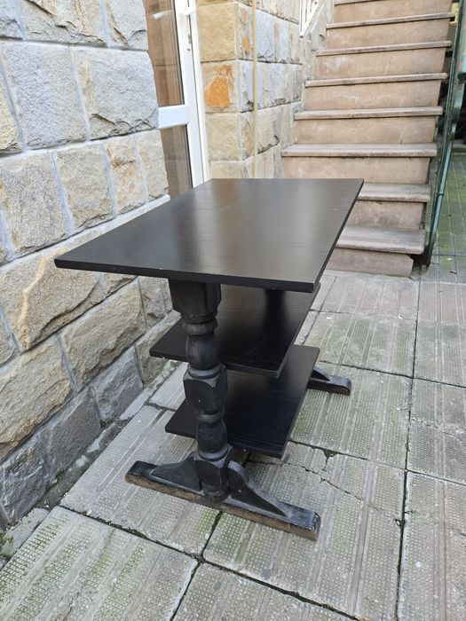 Етажерка за телевизор