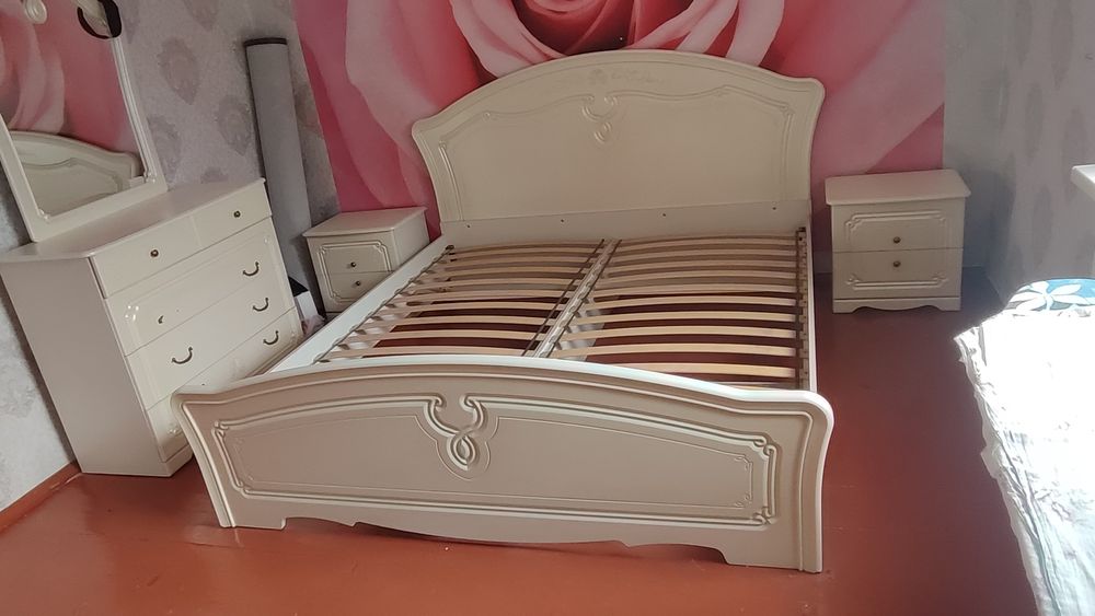 Спальный гарнитур