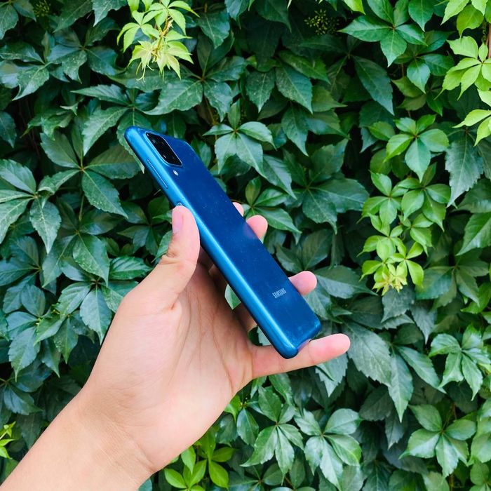 Samsung Galaxy A12 ideal
