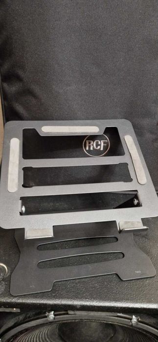 стойка за лаптоп